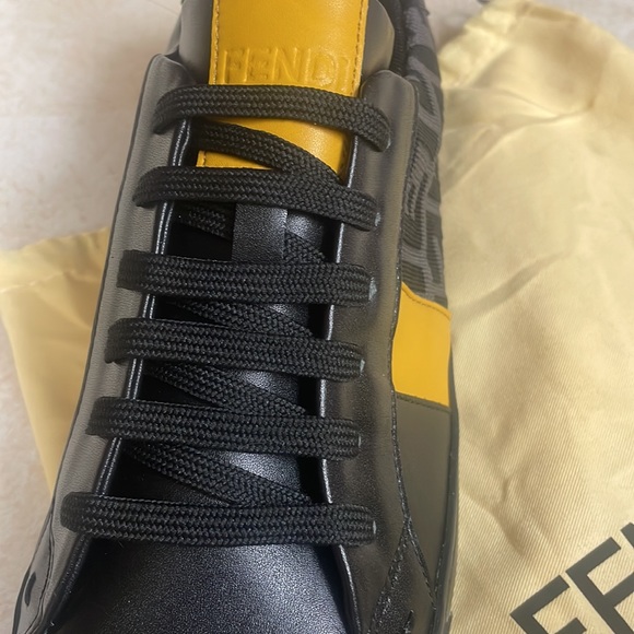 Fendi shoes size 42 - Picture 4 of 4